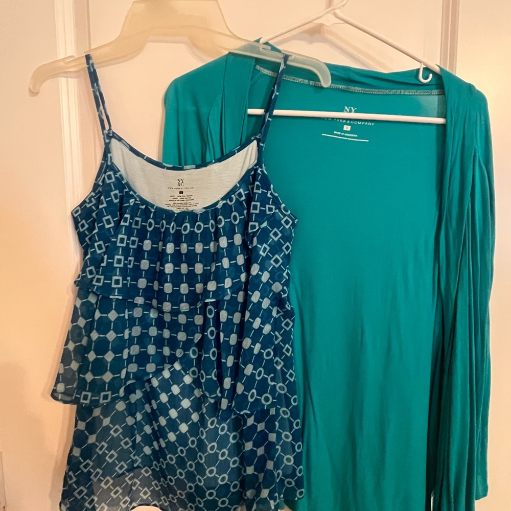 NY Collection Teal and Blue Geometric Camisole